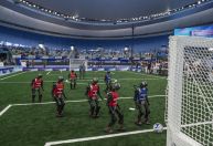 Robôs correm, jogam futebol, batem, caem e mais em "Olimpíadas" na China