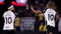 Corinthians confirma lesões de Memphis e Carrillo; veja situações