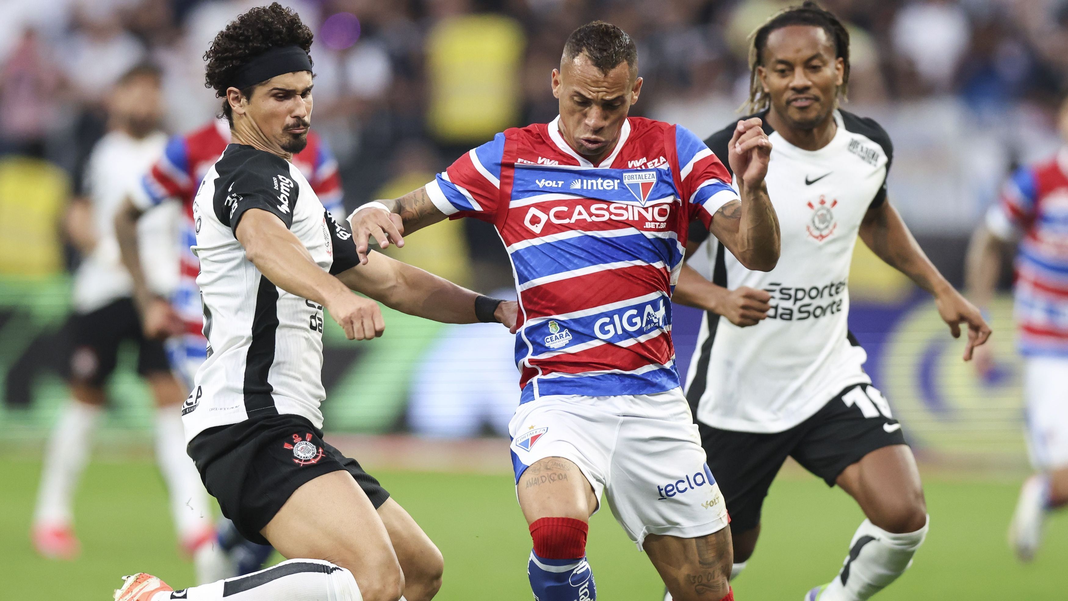Lance de Corinthians 1 x 1 Fortaleza mostra os autores dos gols da partida: Breno Lopes e Carrillo