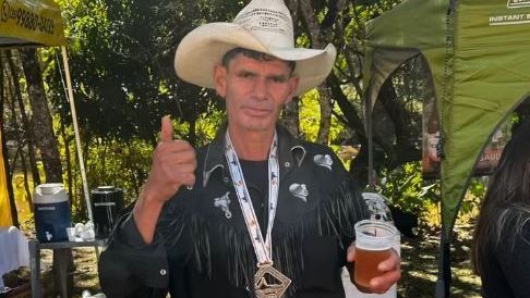 Marcos Fernandes virou "Cowboy Corredor" após viralizar em maratona