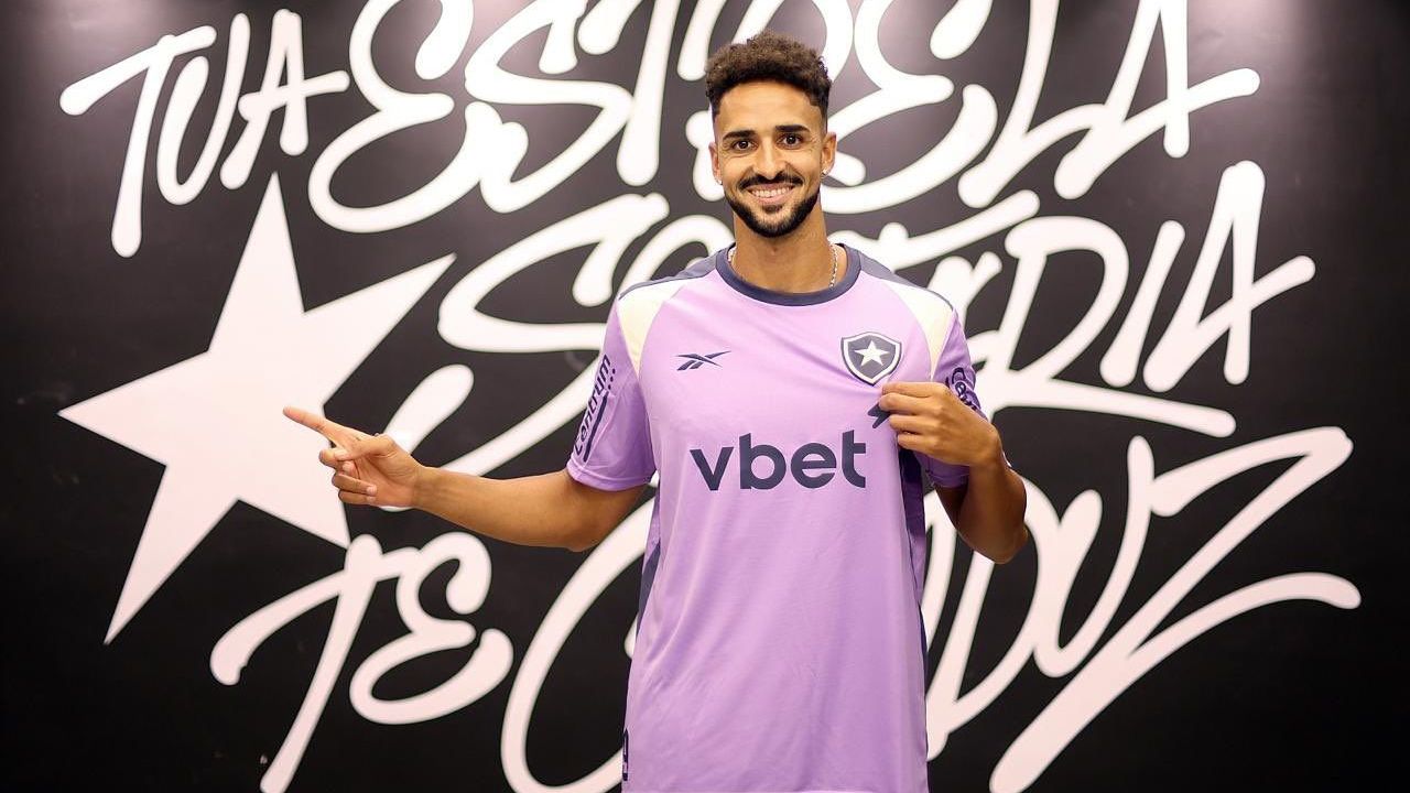 Botafogo anunciou o atacante Chris Ramos
