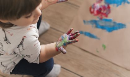 Dia Nacional da Infância: como o ato de brincar ajuda a aprender na escola