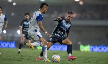 Fora de casa, Confiança bate CSA e avança à final da Copa do Nordeste