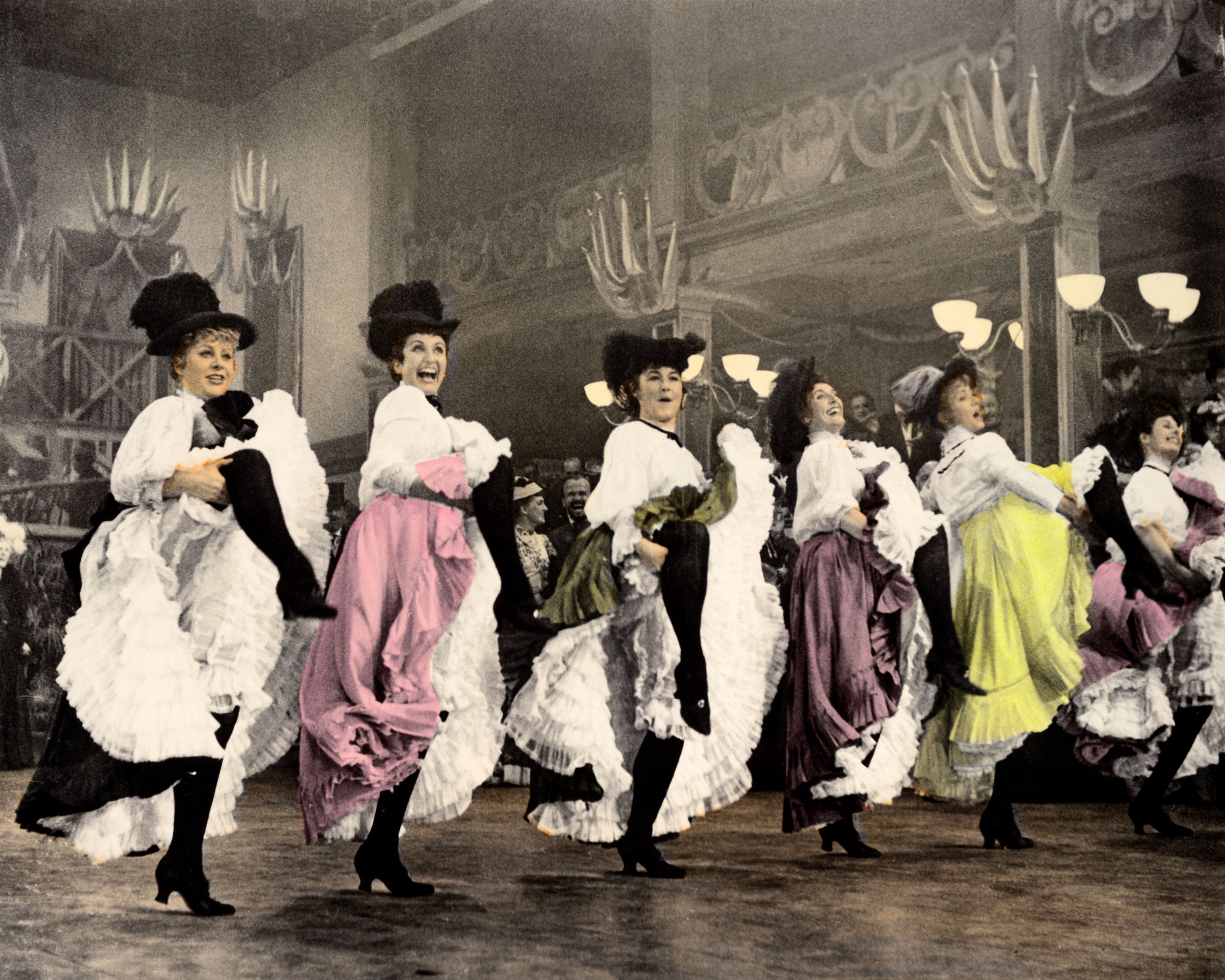 Dançarinas de can-can em 1952, no filme "Moulin Rouge" • Silver Screen Collection