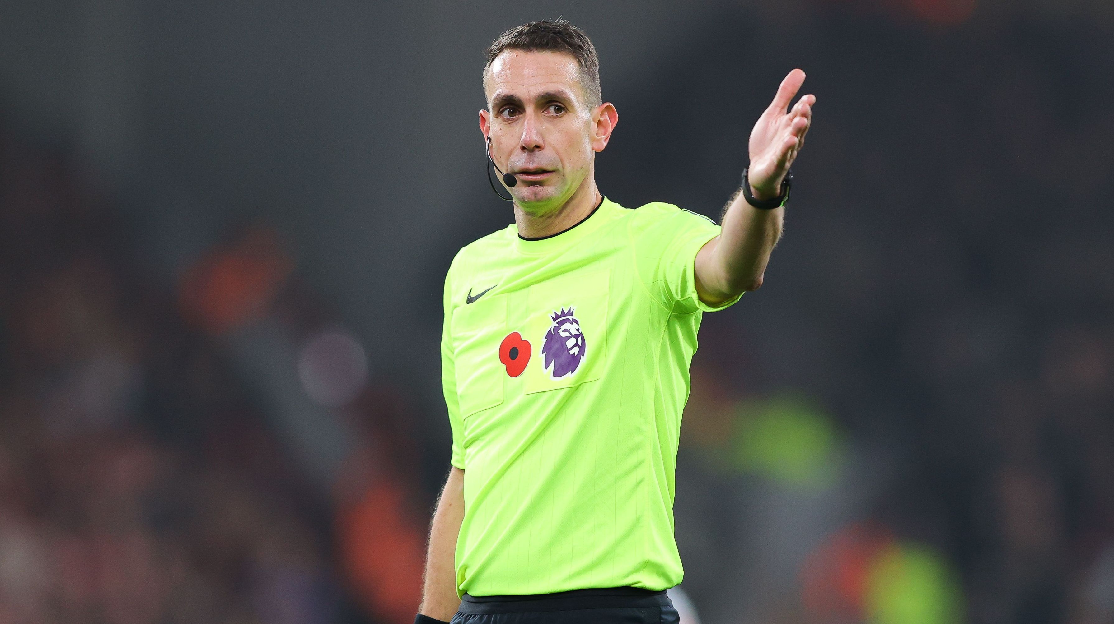 David Coote foi punido após supostos xingamentos a Jürgen Klopp