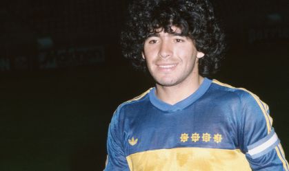 Revista elege camisa do Boca de Maradona como a mais bonita da história