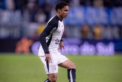 Dieguinho em ação pelo Corinthians
