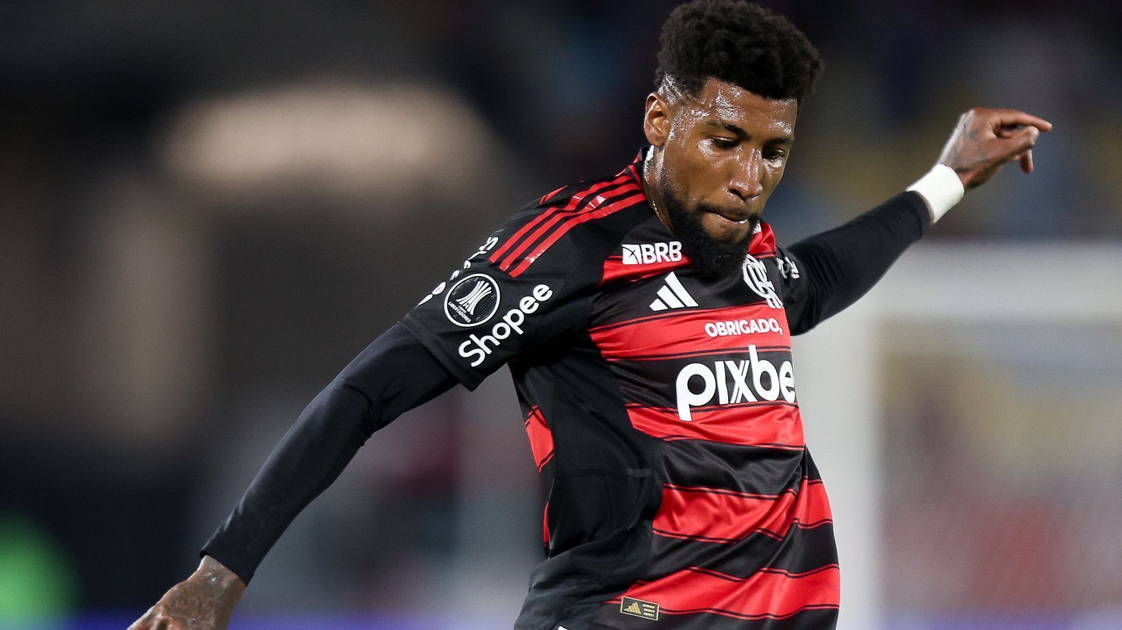 Emerson Royal em Flamengo x Internacional, pela Libertadores
