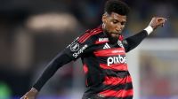 Royal ameniza críticas da torcida do Flamengo, mas desabafa: "Não sou robô"
