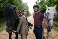 "Emily in Paris": 5ª temporada ganha data de estreia e fotos inéditas