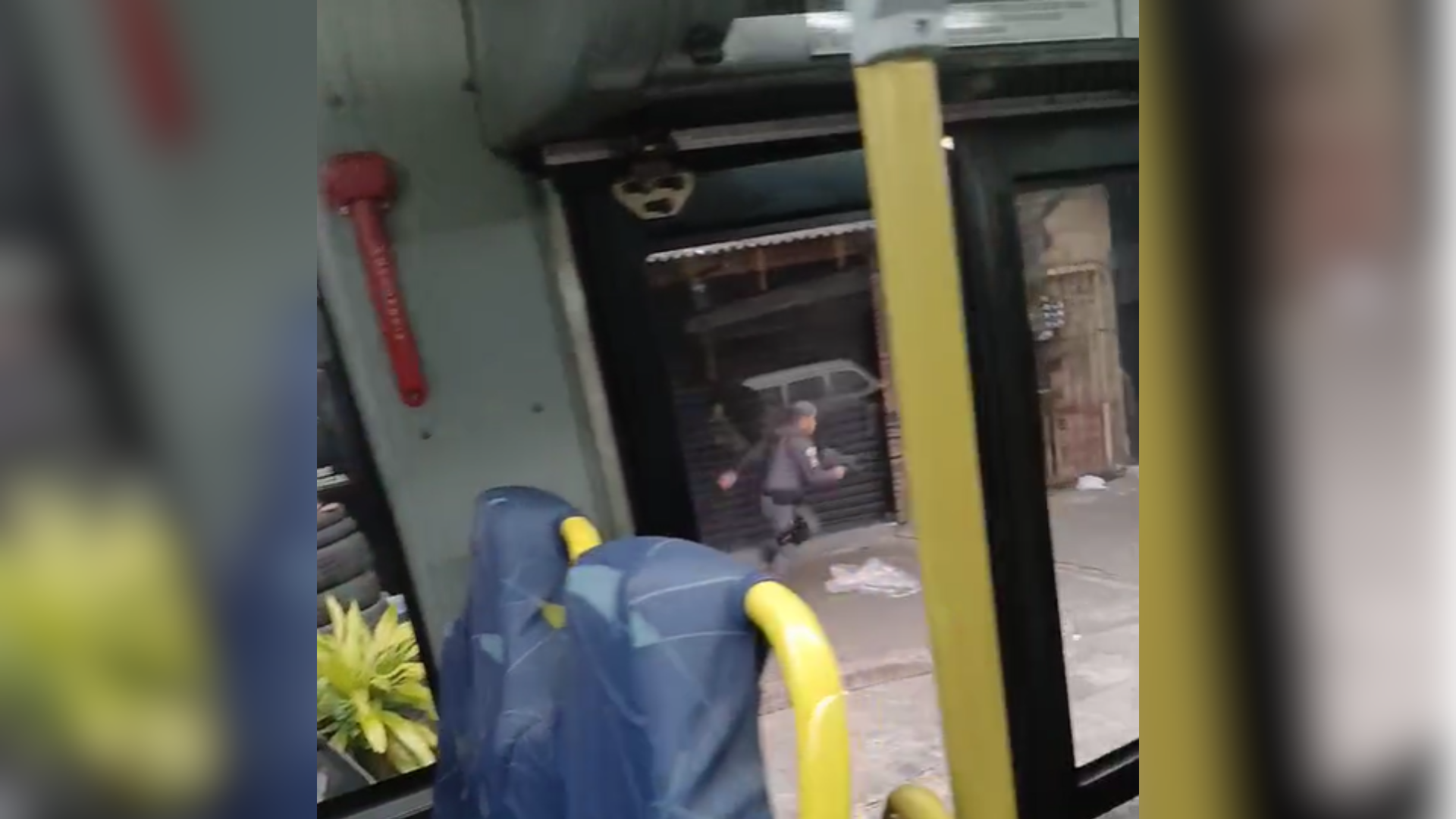 Ao saírem na Avenida Hebe Camargo, eles encontraram com policiais durante patrulhamento, momento em que ocorreu o confronto com a PM