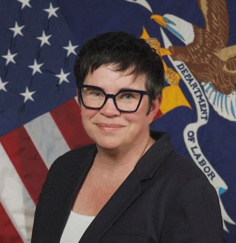 A comissária Erika McEntarfer do Departamento do Trabalho, em uma fotografia nesta imagem de folheto sem março desse ano. • US Bureau of Labor Statistics/Reuters