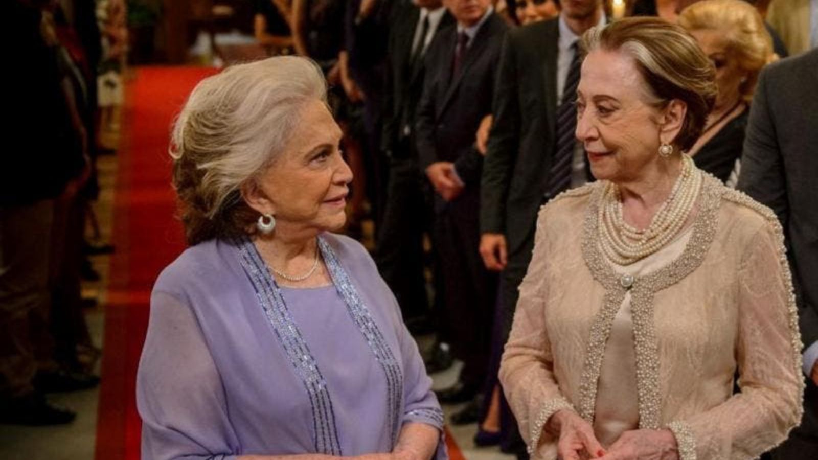 Nathalia Timberg e Fernanda Montenegro em "Babilônia" • Reprodução/TV Globo