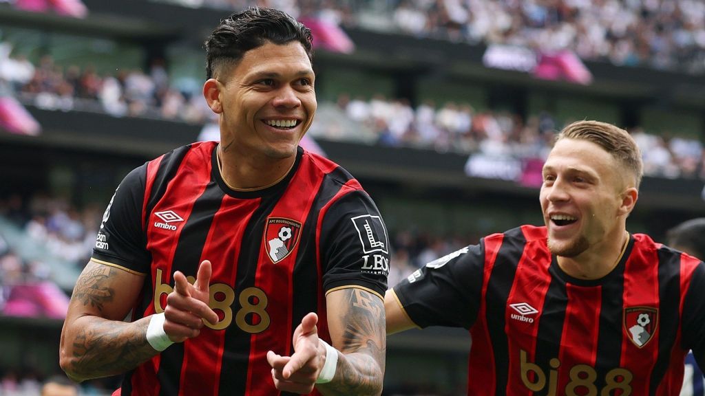 Evanilson comemora gol do Bournemouth