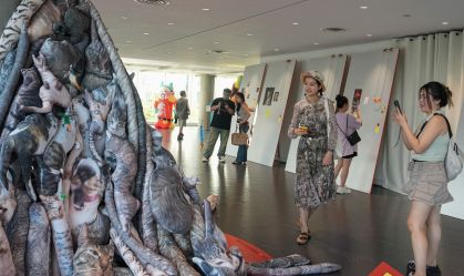 Produtos "feios" favoritos são celebrados em exposição na China