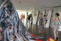 Produtos "feios" favoritos são celebrados em exposição na China