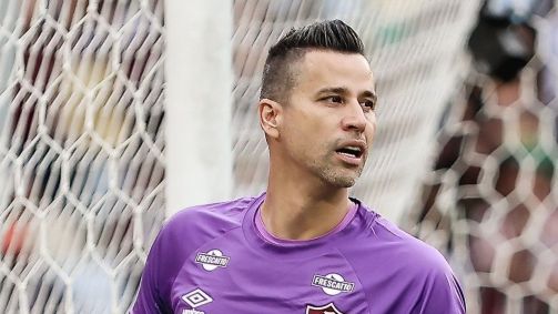 Fábio, goleiro do Fluminense, em jogo contra o Fortaleza, pelo Brasileirão
