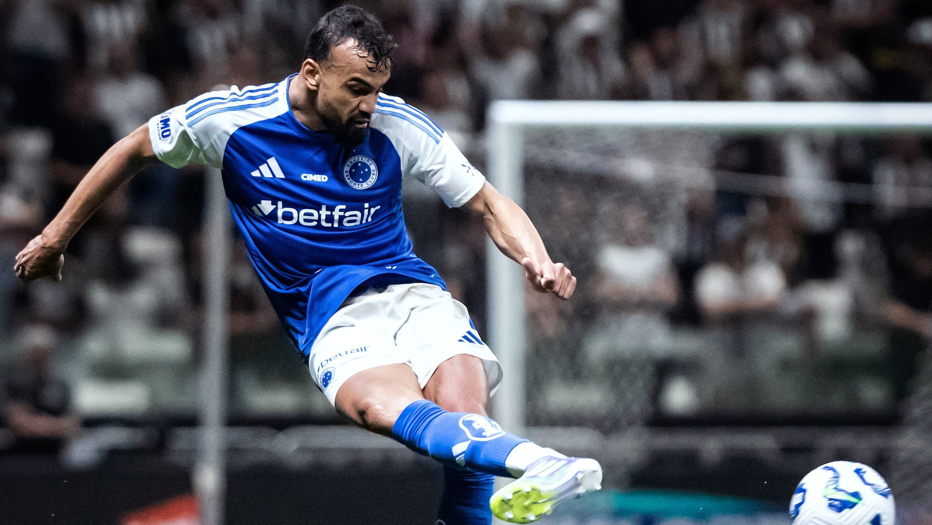 Fabrício Bruno marcou golaço em Atlético-MG x Cruzeiro pela Copa do Brasil