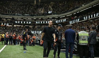 Filipe Luís defende Wallace Yan e desabafa após críticas no Flamengo