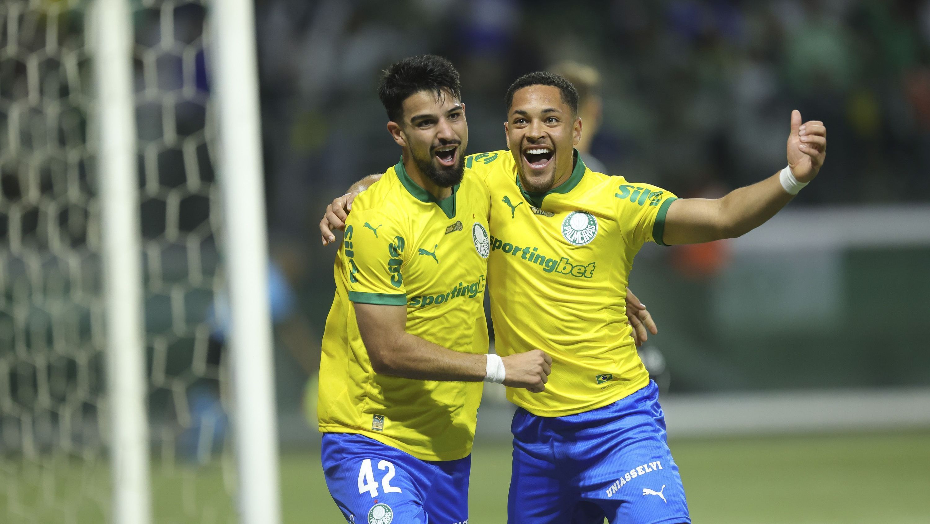 Flaco López e Vitor Roque, destaques do Palmeiras no Brasileirão