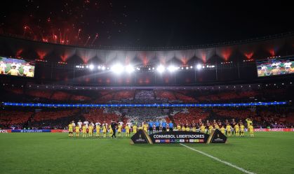 Veja memes sobre o mosaico da torcida do Flamengo no jogo contra o Inter