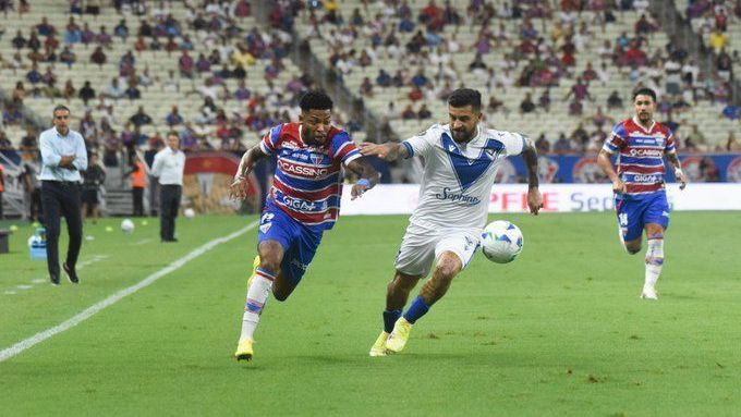 Lance de Fortaleza x Vélez, pela Libertadores