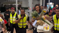 Vôlei: Gabi é surpreendida com “chuva” de presentes em chegada à Tailândia