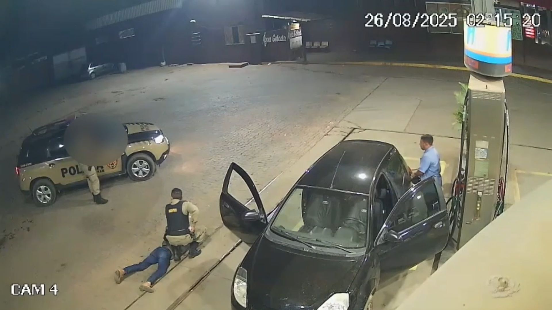 VÍTIMA SALTA CARRO AJUDA