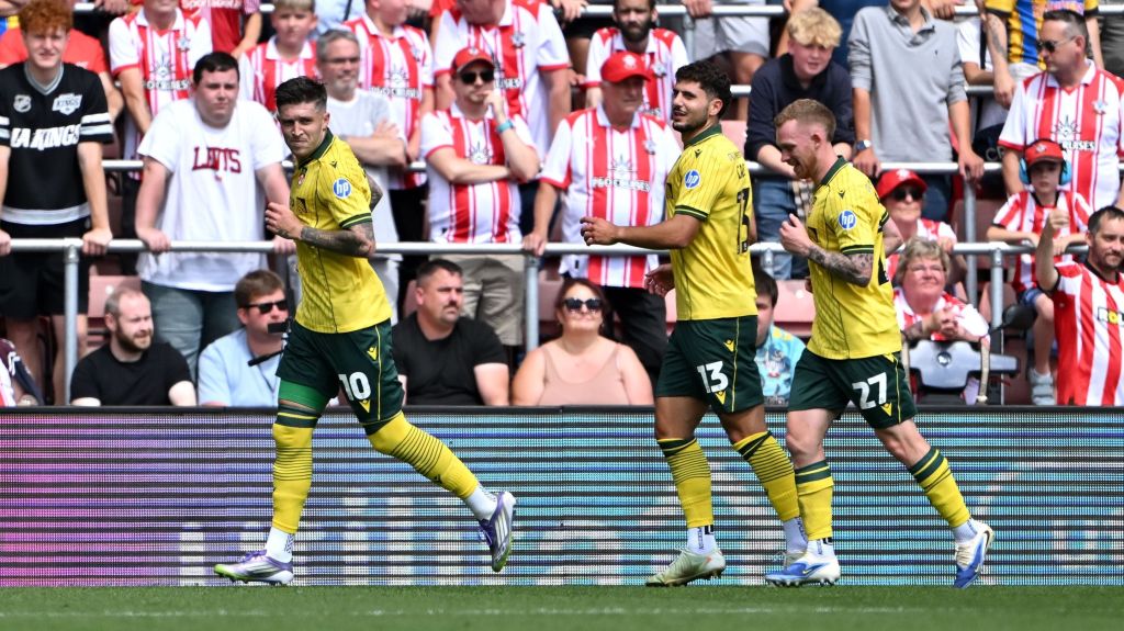 Josh Windass marcou gol do Wrexham contra o Southampton