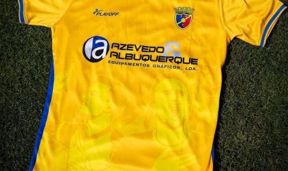 Clube de infância de Diogo Jota homenageia ex-Liverpool em novo uniforme