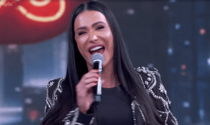 Ed Gama cita Belo em brincadeira com Gracyanne no "Domingão"