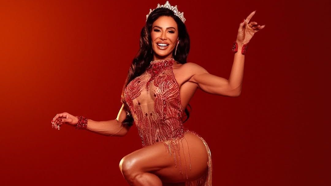 Gracyanne Barbosa é coroada rainha de bateria da União da Ilha | CNN Brasil