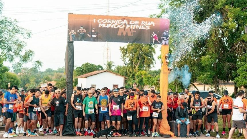 Largada da corrida da Academia Mundo Fitness