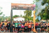 Homem embriagado de chinelo: veja quem venceu a prova