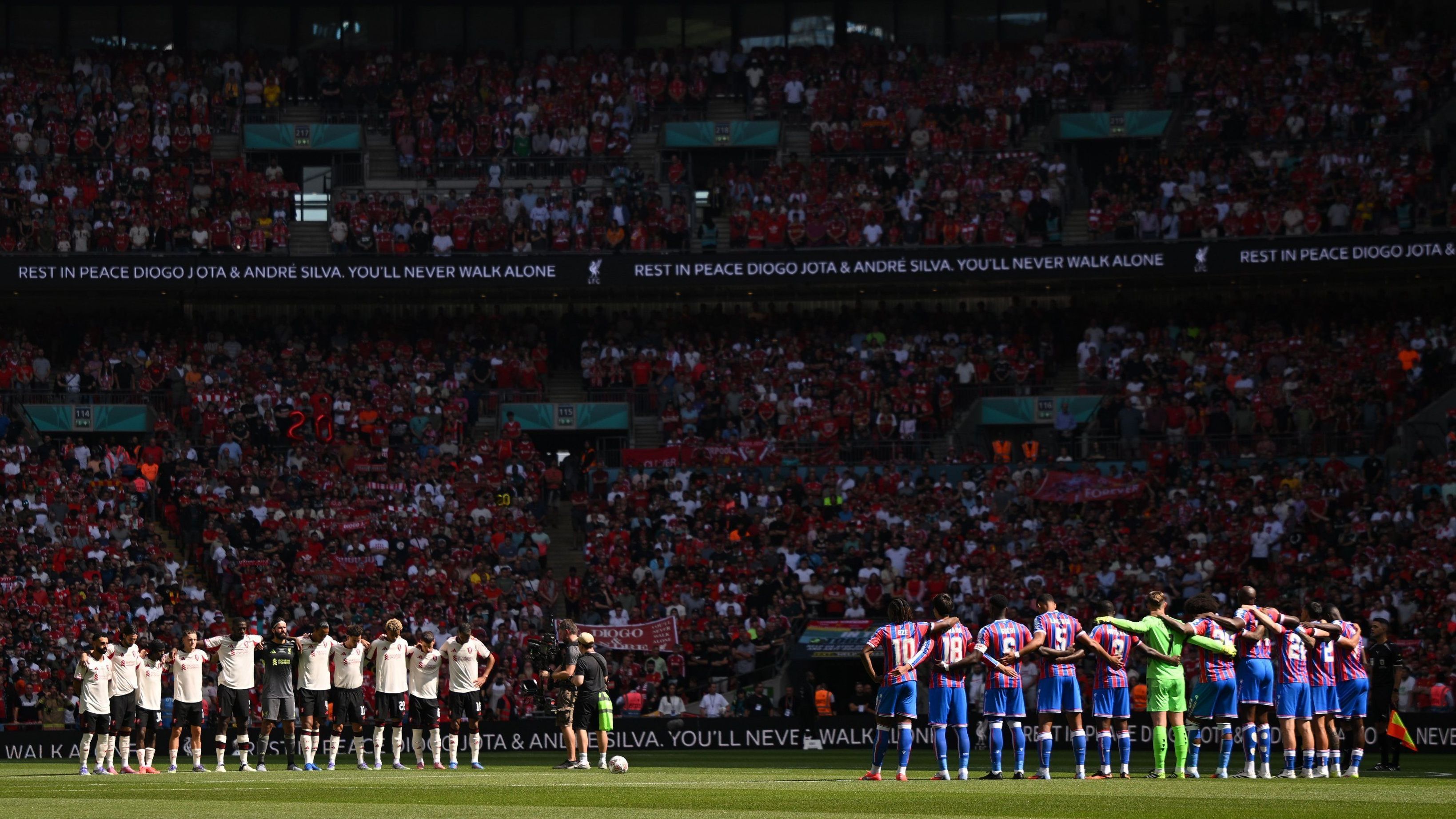 Homenagem a Diogo Jota na final da Supercopa da Inglaterra