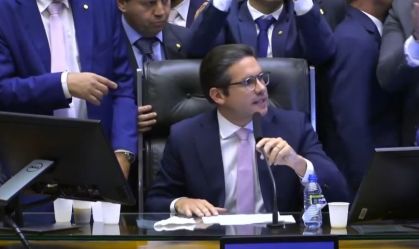 Hugo aciona Polícia Legislativa após confusão no plenário da Câmara