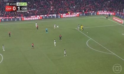 Hugo Souza foi agredido por torcedor do Athletico