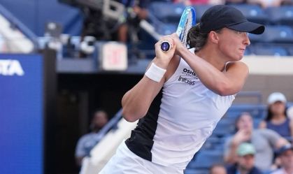 Swiatek estreia com vitória tranquila no US Open diante de Arango