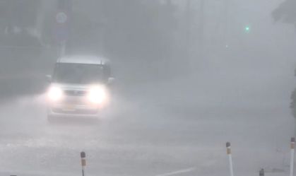 Fortes chuvas causadas pela passagem do tufão Lingling no Japão