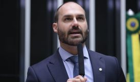 Eduardo Bolsonaro diz receber com "otimismo" conversa entre Trump e Lula