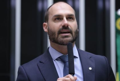 "Valeu a pena", diz Eduardo Bolsonaro após perder mandato