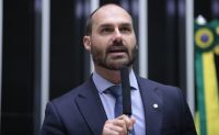 Eduardo Bolsonaro à CNN: "Até março posso avaliar” saída do PL