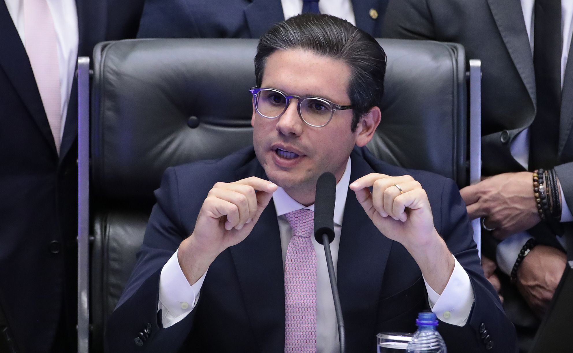 “O país precisa andar”, diz Hugo após urgência de anistia ser aprovada