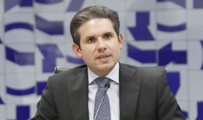 Governadores de direita buscam Hugo para reforçar mudanças no PL Antifacção