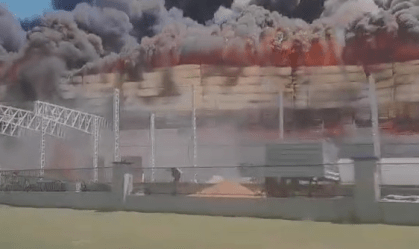 Incêndio de grandes proporções atinge fábrica na Zona Franca de Manaus