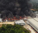 Bombeiros controlam grande incêndio em fábricas da Zona Franca de Manaus