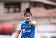 Ex-jogadora marca contra Corinthians e comemora cobrando pagamento atrasado