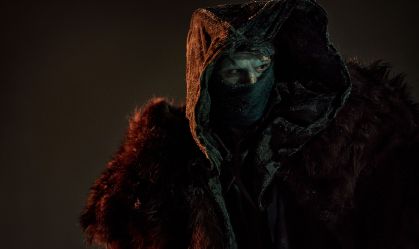 Jacob Elordi diz que gastava até 10 horas na maquiagem de "Frankenstein"
