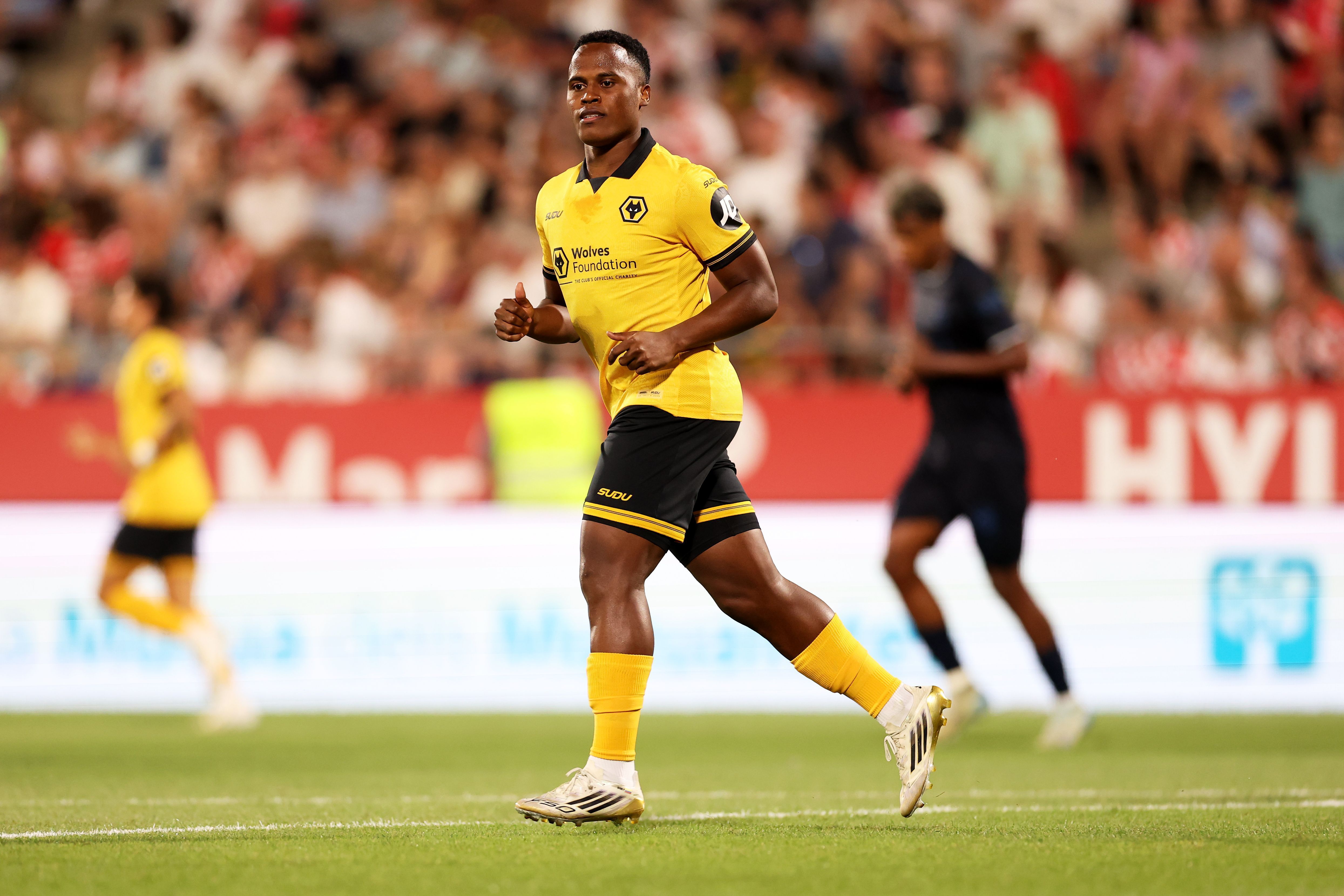 Jhon Arias em sua estreia pelo Wolverhampton