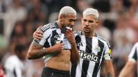 “Não parece nada bom”: técnico do Newcastle fala de lesão de Joelinton